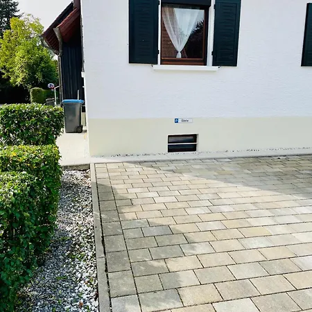 Apartment Kleine Ein Mit Gartenanlage